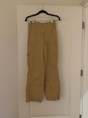 Abercrombie Women’s Khaki Cargo Pants
